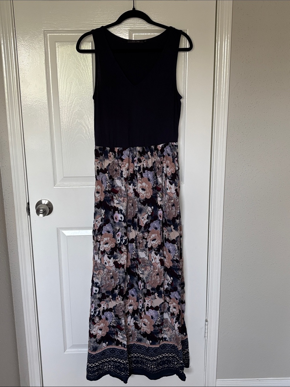 Doe & Rae Sleeveless Floral Maxi Dress in Navy and Blush